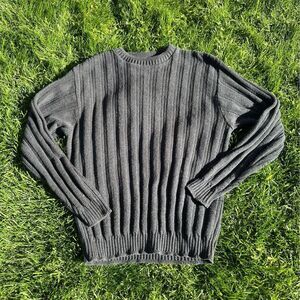 Grey knit sweater

Sweaters•Hoodies•Pants•Shirts•Shoes•Tops